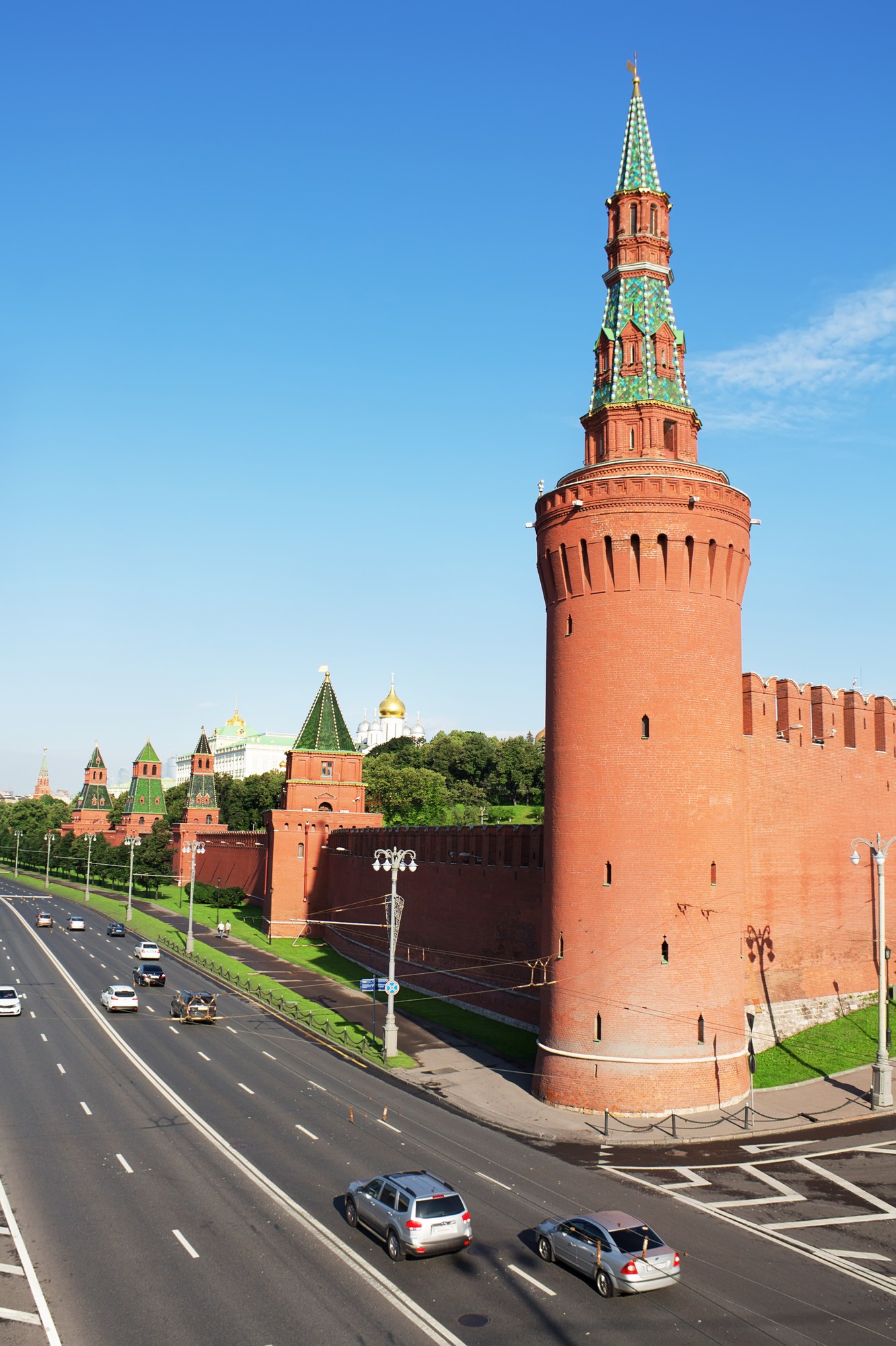 Kremlin and Red Square: Plan the Route and Tickets in a Short Visit