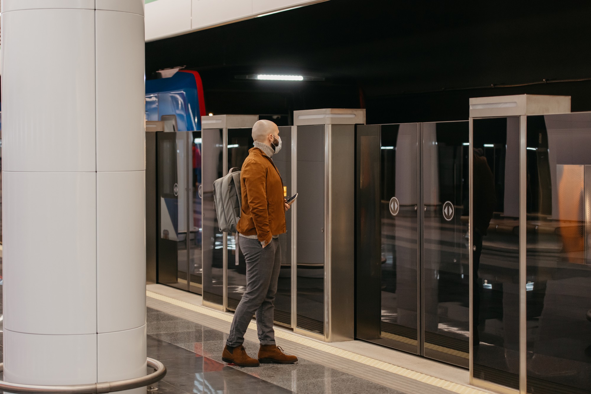 Access and Entrances: entry points, lobby access, and elevator usage