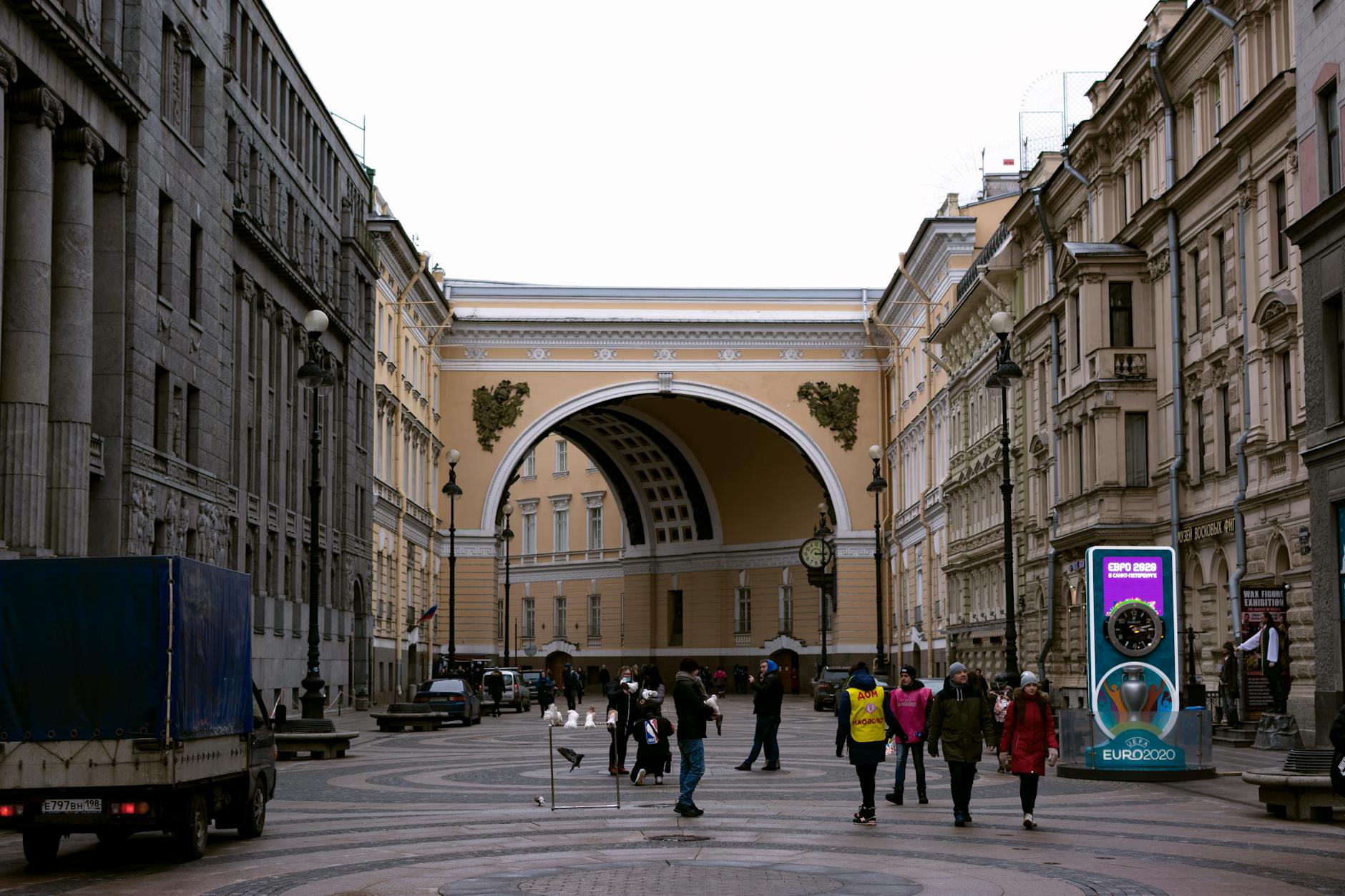 Buses in Saint Petersburg: Practical Guide