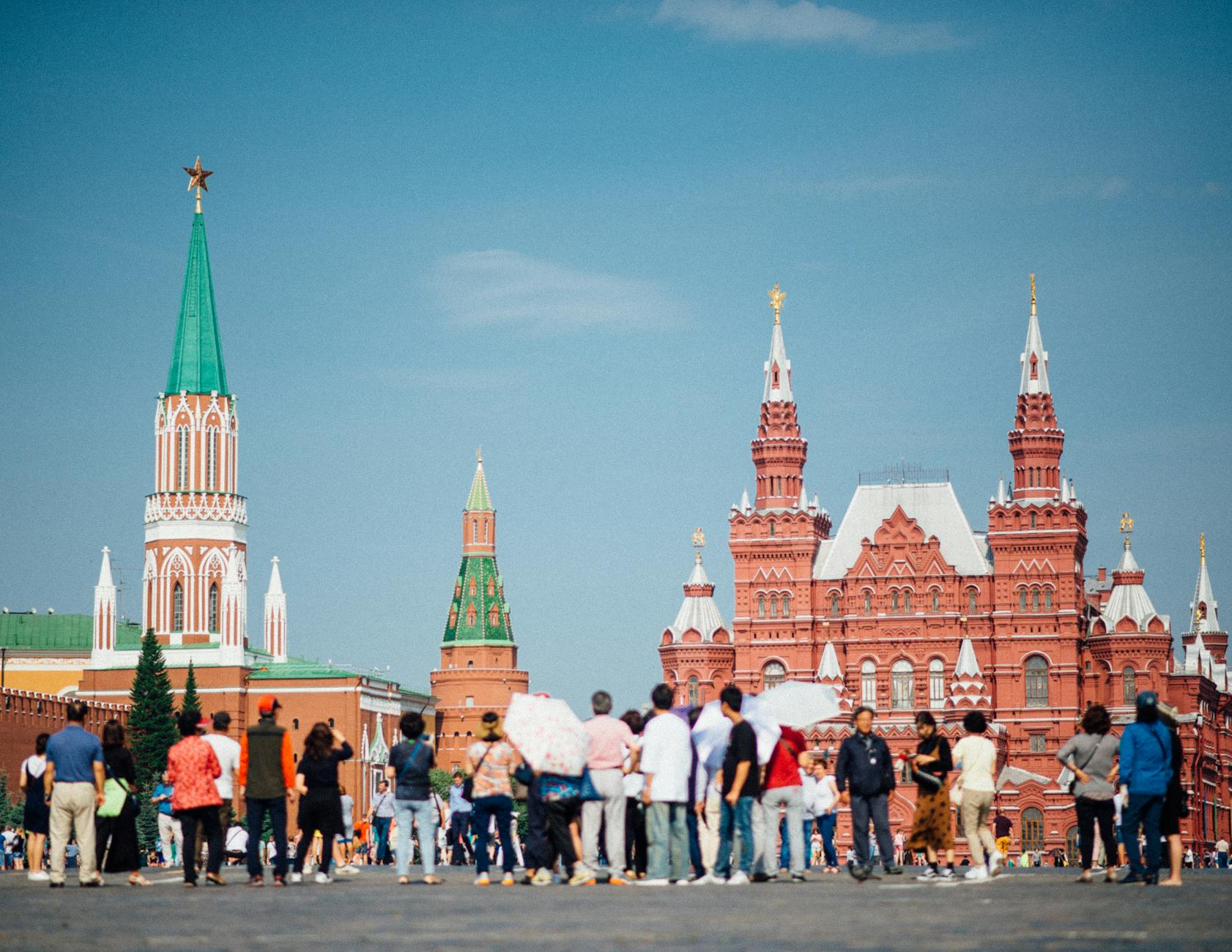 Red Square Access: Gate Hours, Closures, and Crowd Tips