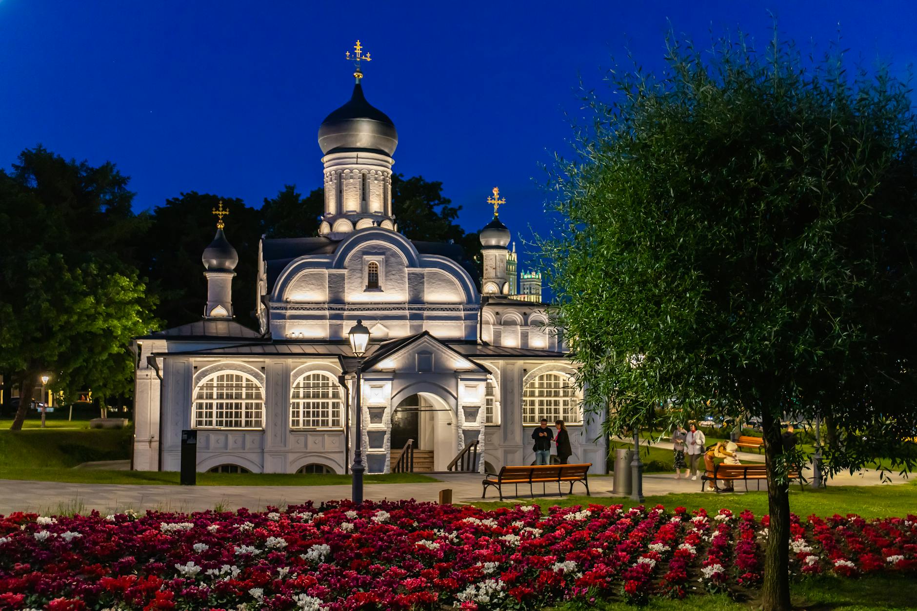Bloom windows by Moscow parks: approximate peak dates