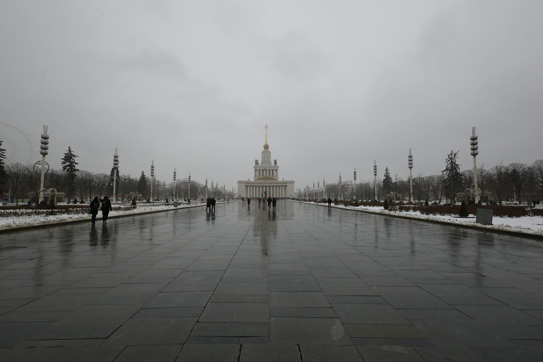 Moscow exhibition park guide