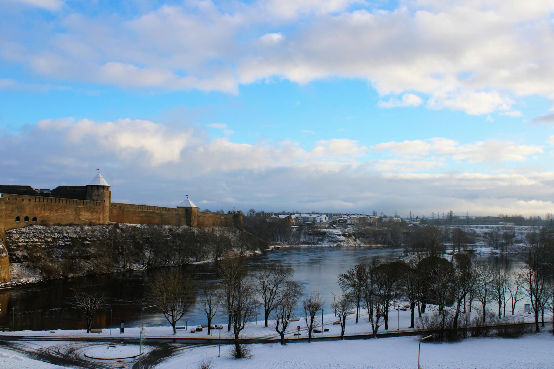 Finland-Russia Border Travel Guide: Current Situation and Alternative Routes