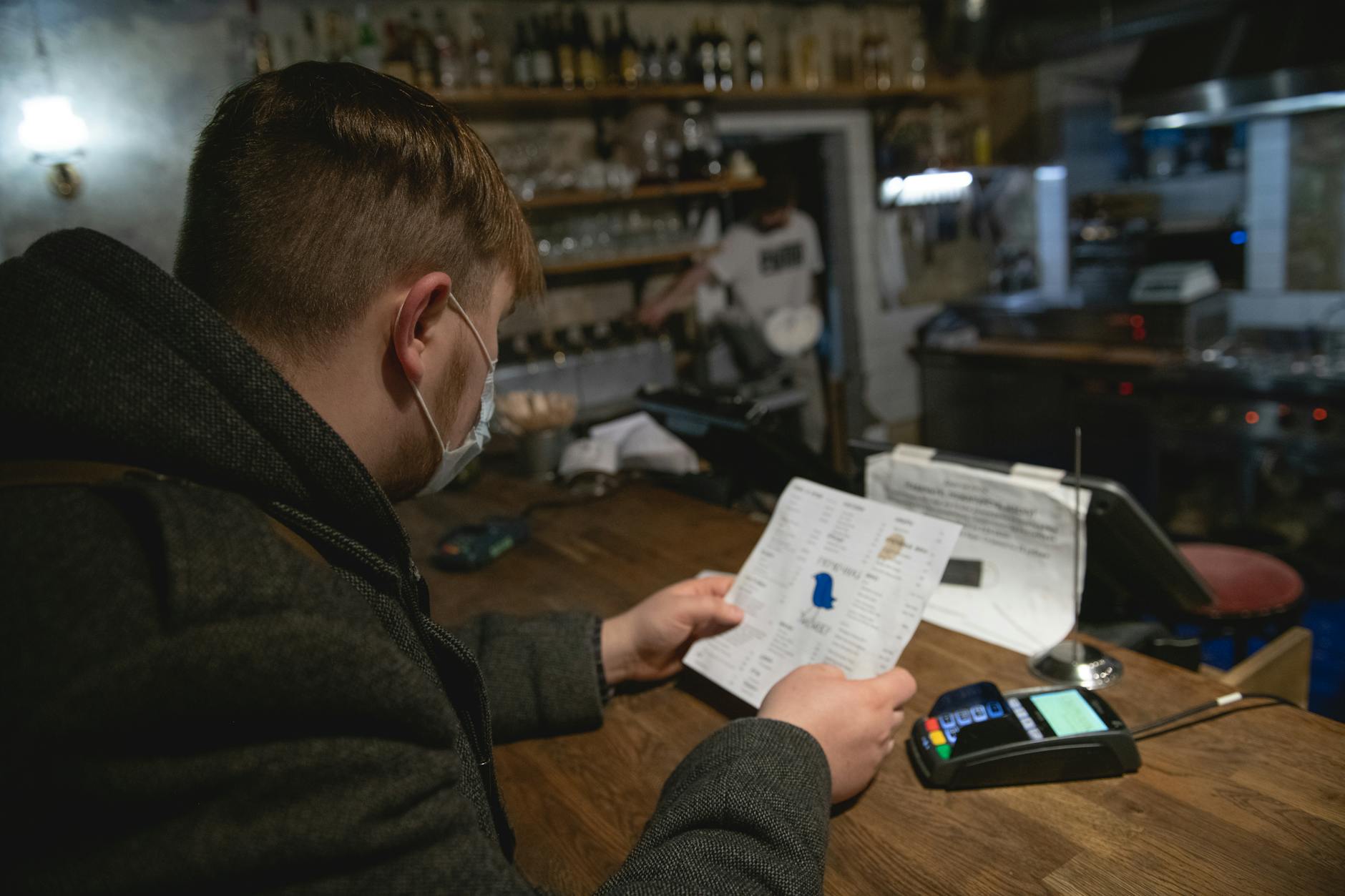 Local Tips: Dining, Nightlife, and Safety per District
