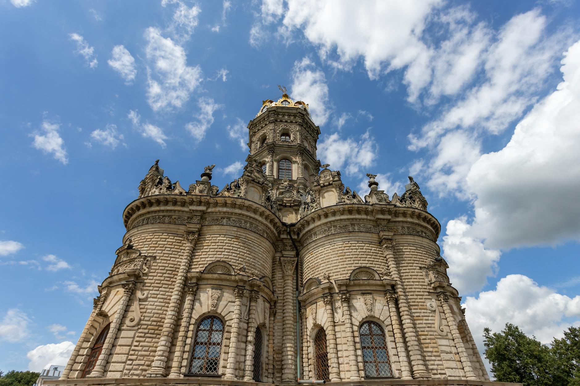 History, Architecture, and Experiences for Luxury Clothing, Fashion, and Jewelry Stores
