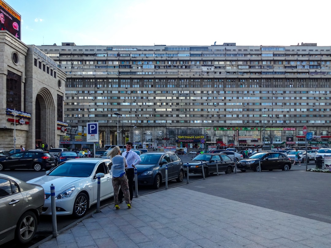 Getting Around: Metro vs Taxi vs Ride-Share vs Private Transfer